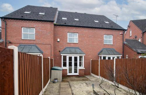 Fantastic 4 bed house with 3 bathrooms in pleasant location - Foto 18