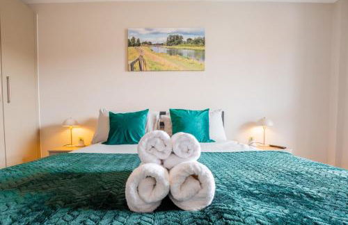 FREE fast Wi-Fi, Netflix & Large Lounge & Balcony! - Foto 8