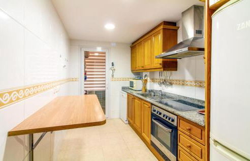 3 Bedroom Stunning Apartment In Calpe - Photo 19