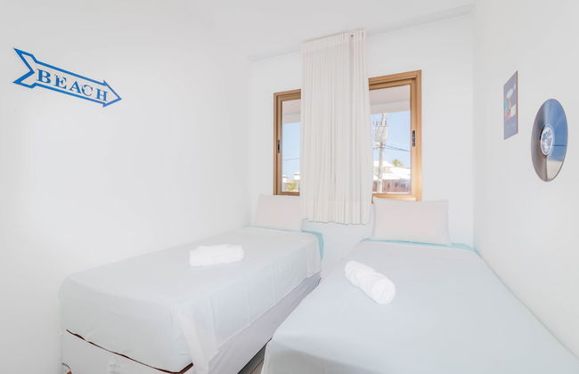 IT24 3 Bedroom Apartment 50m From The Beach - Photo 8