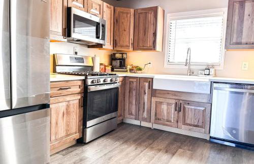 Waterfront Home with Arcade, MassageChair, Firepit, Infinity Game Table - Foto 46