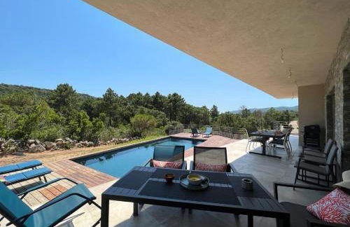 Villa Monte e Mare, piscine chauffée, climatisée à 5 mn de la plage de santa giulia - Foto 6