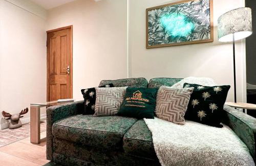 Joyful Jungle Jewel wBalcony & Foozeball-Ferndale - Foto 10