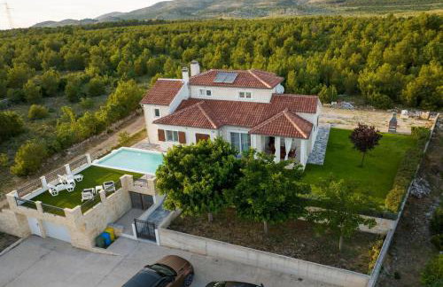 Whitestone Villa - Photo 7