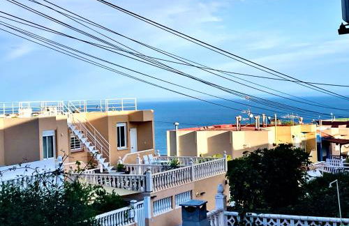 Villa Rioja - Photo 1