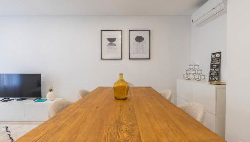 Homely 2BDR Apartment by LovelyStay - Photo 2