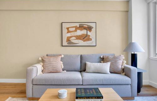 Midtown E 1BR w DM Elevator nr Bloomingdales NYC-867 - Photo 2