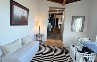 Charming 2BR Cottage with Bay and City Views-Gated Luxury Private Place - Foto 3