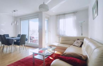 Kruge - 3 bedroom apartment & private garage - Photo 1