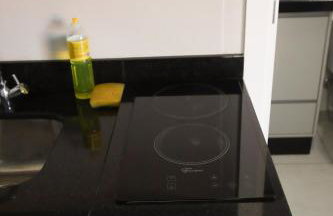 Lou Suítes - 8 - com sacada e vista da cidade - Foto 9