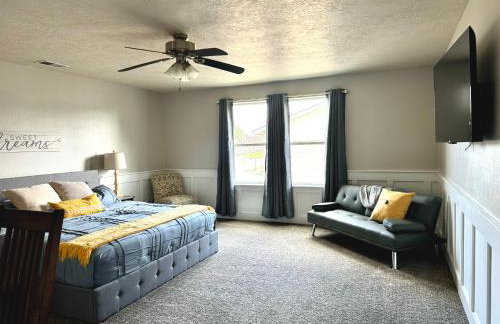 Spacious Family Retreat with Hot Tub & Home Theater - Foto 19