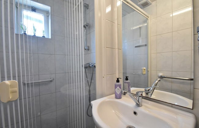 Pleasing Holiday Home in 't Zand near Dutch Coast - Photo 18