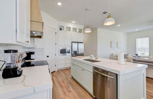 Cozy Villa Walk to Beach - Foto 17