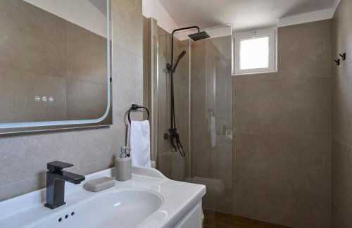 D & K Vacation Villa Anavissos - Photo 12