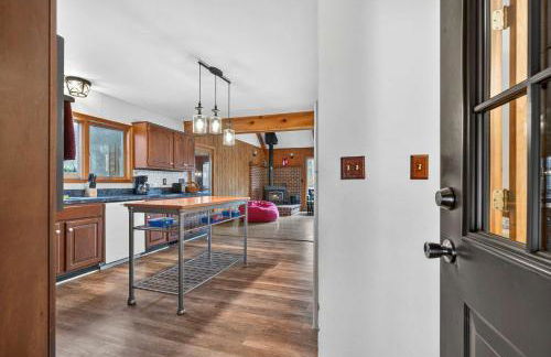 Huge Cabin w Hot Tub, Deck, Grill, Fire Pit, WiFi - Foto 15