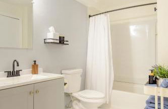 Entire Modern Cozy 2BR Apt mins SU LeMoyne DT - Foto 14
