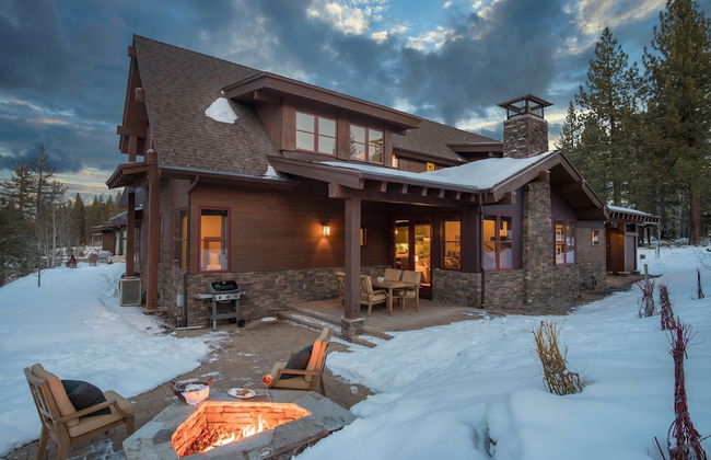 Maple by Avantstay Modern Mountain Home w Cozy Fire Pit 15 Mins frm Northstar - Photo 1