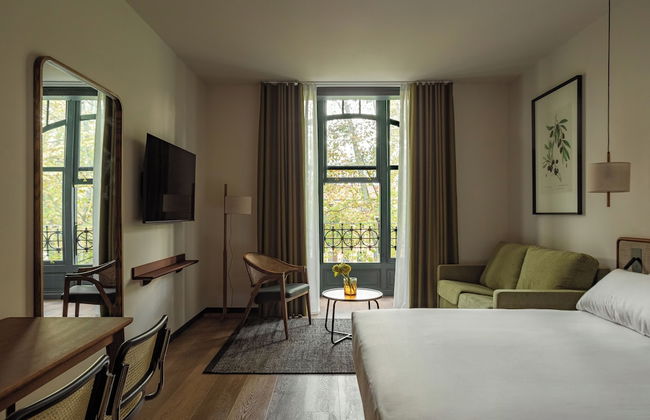 Batimont Suites & Apartments - Photo 19