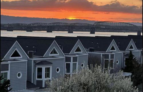 River Views 3bd 2ba Luxury Condo along Columbia Waterfront Renaissance Trail - Foto 1