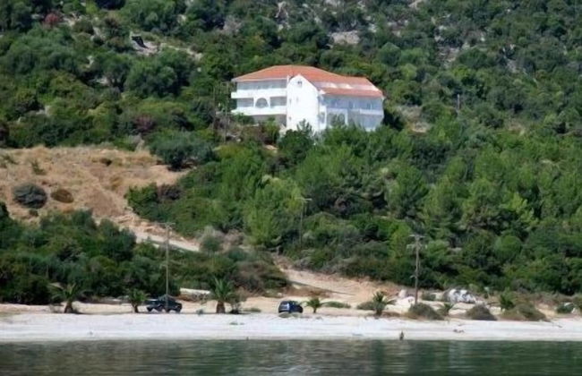 Filoxenia Hotel & Apartments - Photo 1