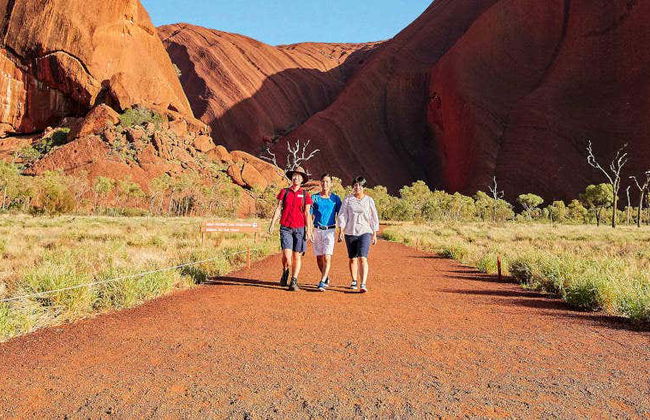 Trekking alla base dell'Uluru - Foto 1