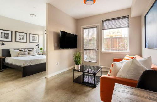 Stay Portland - Bright Studio Apartment - Food Carts & Local Shops - Photo 5