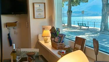 Lake Como PORTO VECCHIO - Charming Lakefront Apartment in the Heart of Domaso - Foto 2