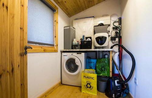 Fern Lodge - 2 Bedroom Log Cabin - Saint Florence - Tenby - Photo 52