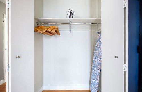 1BR nr Times Sq w Indoor rooftop Gym NYC-141 - Foto 12