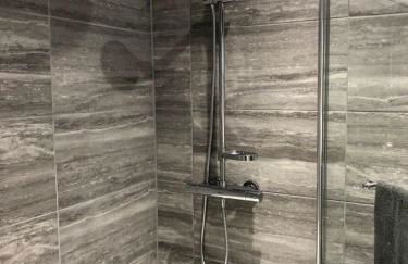 A Bright and Spacious Gem - Foto 10