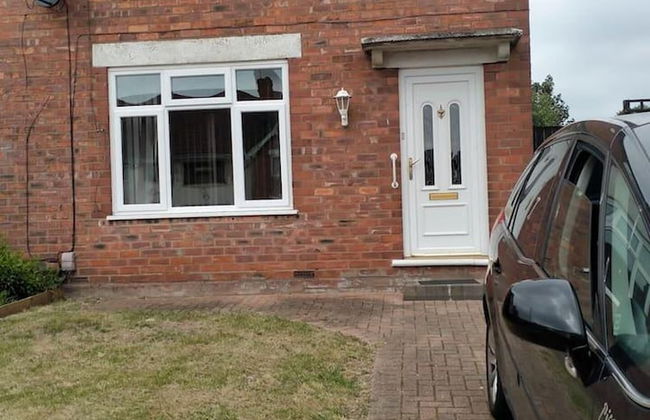 Spacious 3bed House in Walsall With Parking Onsite - Foto 17