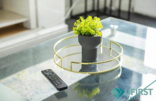 Bright 4 BR Home - Forest Fields - City Centre - Free Parking - WiFi - Close to Forest Rec - Sleeps 8 - Foto 16