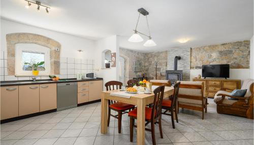 Awesome Apartment In Podpican - Foto 5