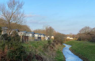 Tranquil Retreat at River Valley Country Park - Photo 14