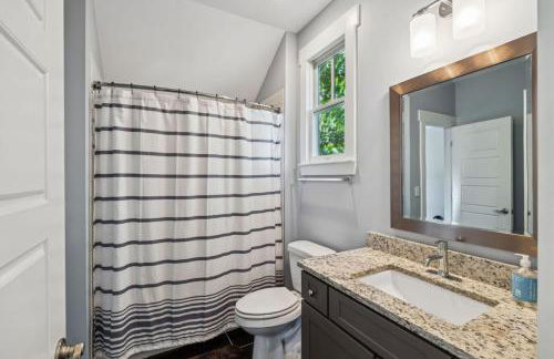 Walk to 12 South and Restaurants with Garage and Golf Simulator - Foto 22