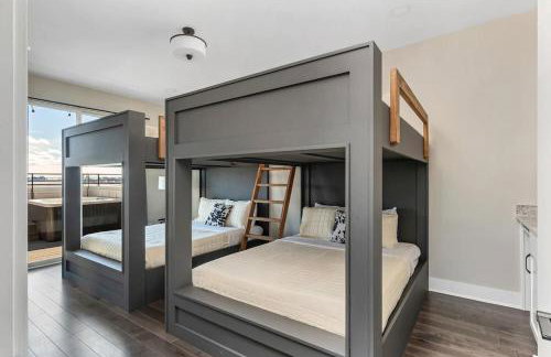 BRAND NEW Side by Side Homes - Sleeps 24 Guests - Foto 8