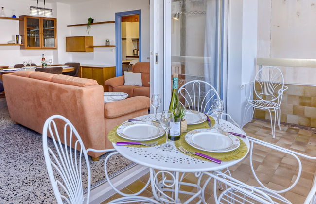 Beautiful Apartment With View - Photo 19