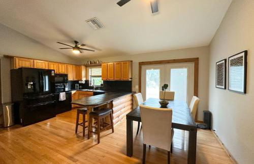 Enchanted Log Cabin Retreat Near Bradenton and St Pete - Photo 21