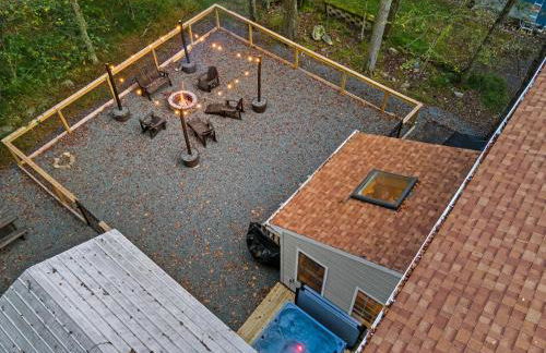 Pocono Lake Escape, includes Golf Cart, Firepit - Foto 50