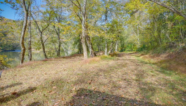 Enchanting Retreat w/ Private Deck & River Access - Foto 3, Interni