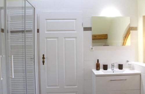 Pauline 3 - Photo 23