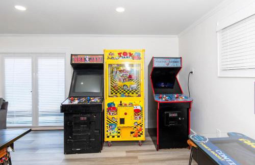 New Group Space - Sleeps 20! Near Sports Center - Photo 20