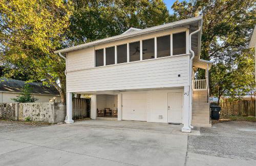 Private Uptown Flat - Walk to Nights of Lights! - Foto 24