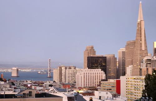 Charming 2BR Cottage with Bay and City Views-Gated Luxury Private Place - Foto 20