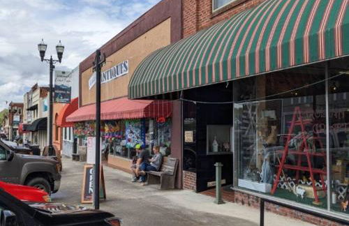 New Serene, Fun & Comfy Cabin- Covered Deck, Grill, Arcade - Foto 30