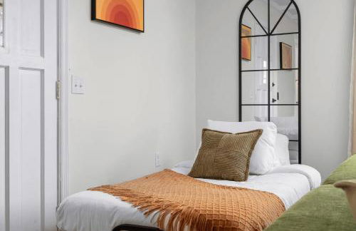 The Bauhaus - 4BR,3BA ,Families , Ample Parking - Foto 13