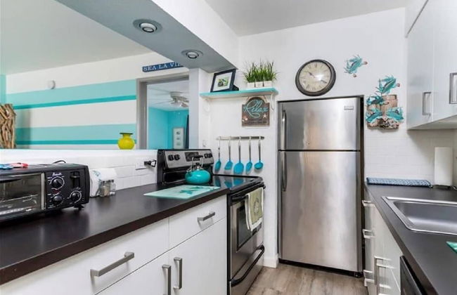 Mid Mari - Gorgeous Nautical Condo Near Beach, Shops & Restaurants- Condo 105 - Foto 5