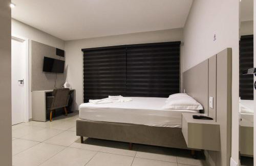 Lou Suítes - 8 - com sacada e vista da cidade - Foto 33