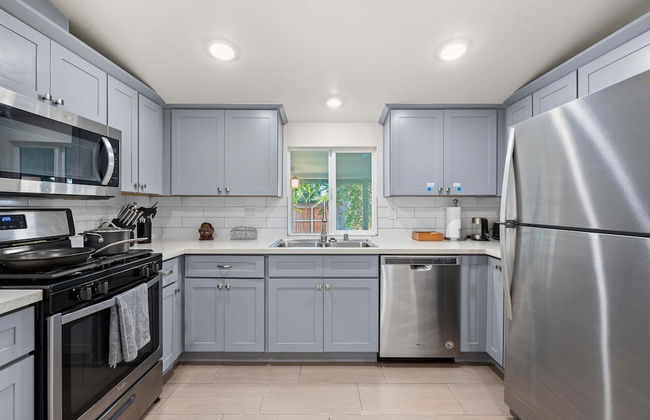 Charming Escape With Stylish Decor Outdoor Space - Foto 15