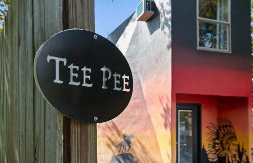 TeePee at Paradise Point with a hot tub fire pit & grill - Foto 33